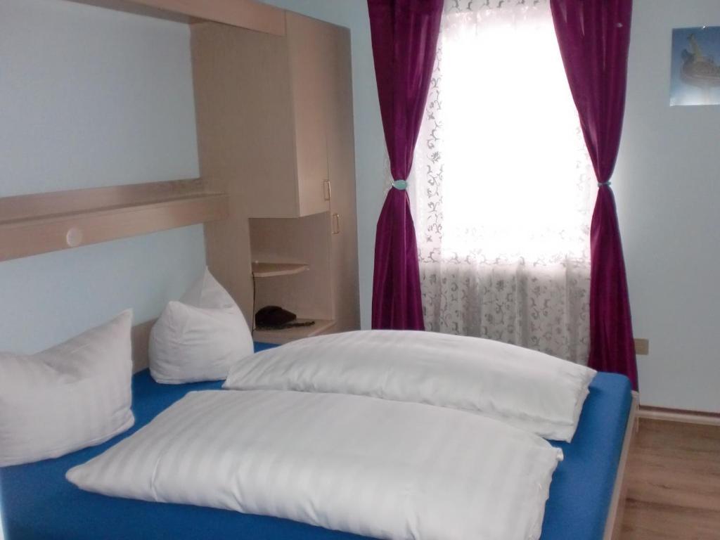 Hotel Sonne Бад-Вильдбад Номер фото